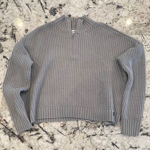 NEVER WORN Hollister Womens Knit 1/4 zip Sweater.